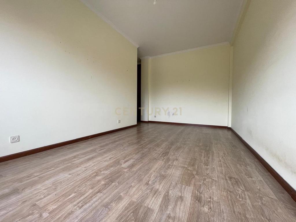 T3 com lugar de garagem ao Parque Municipal da Lavandeira - Image 13