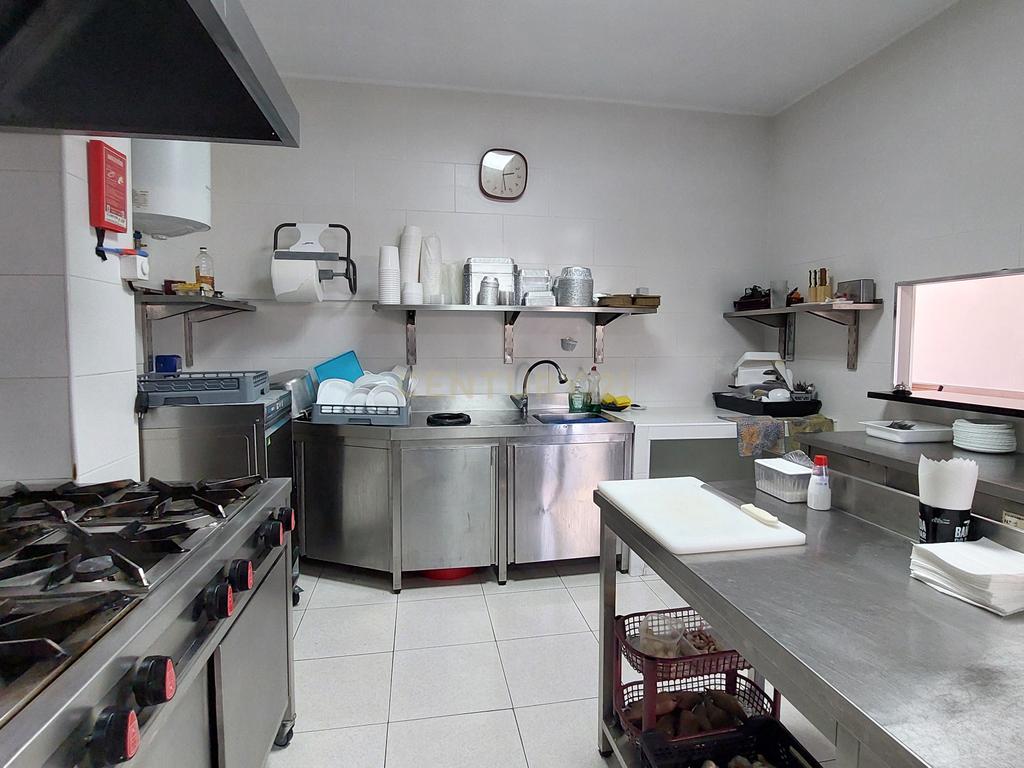 Trespasse de Café/Restaurante Totalmente Equipado | Patacão – Faro - Image 18