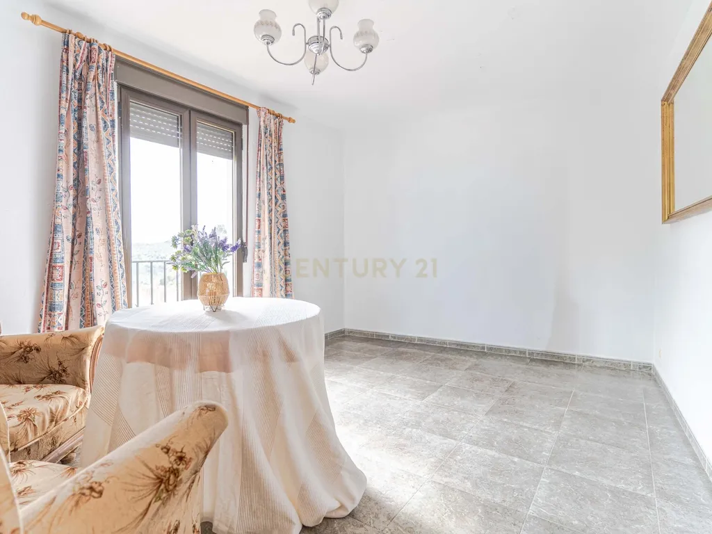 EXCLUSIVA CASA TRADICIONAL CON VISTAS ÚNICAS EN MONTEFRÍO - Image 25