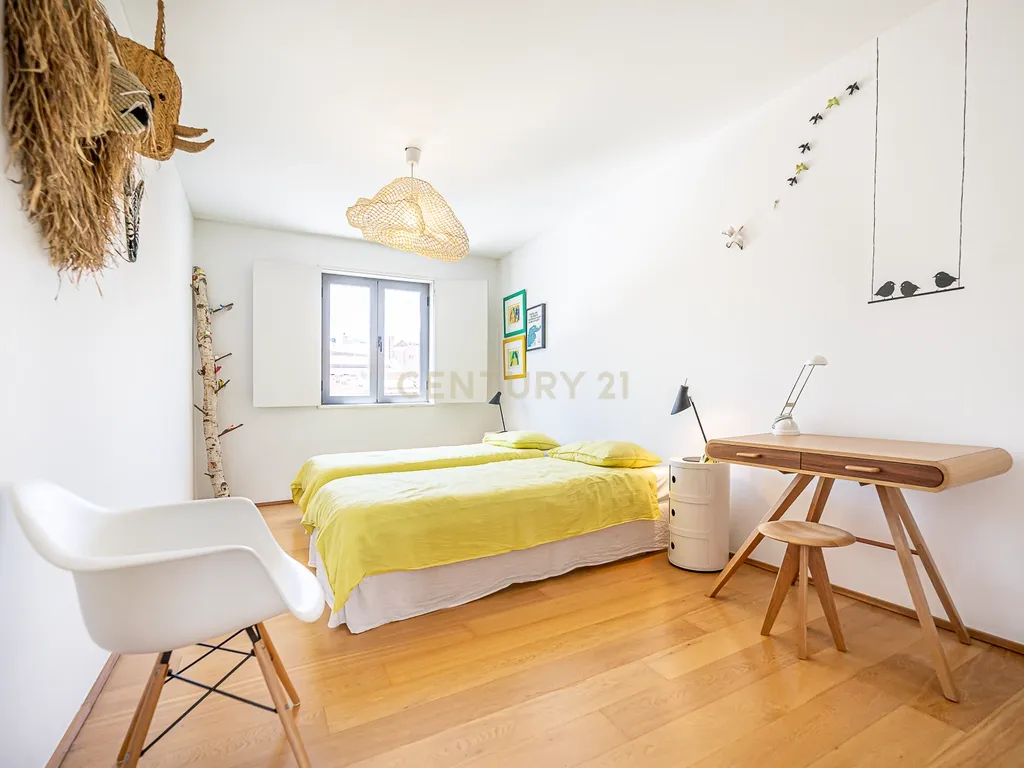 Apartamento T3 com terraço, garagem e elevador na Rua do Benformoso, em Lisboa - Image 17