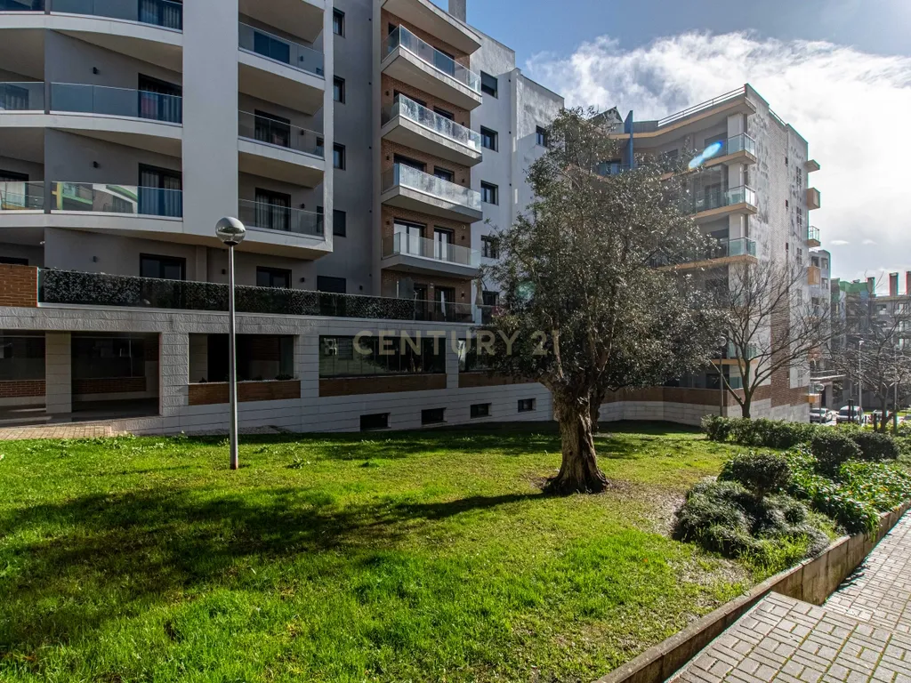 Apartamento T4 com Terraço e Box para 2 Viaturas | Jardim da Amoreira | Odivelas - Image 31