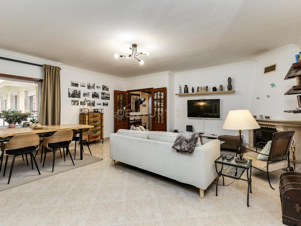 UMA CASA DE SONHO - T4 em Queluz - Image 6
