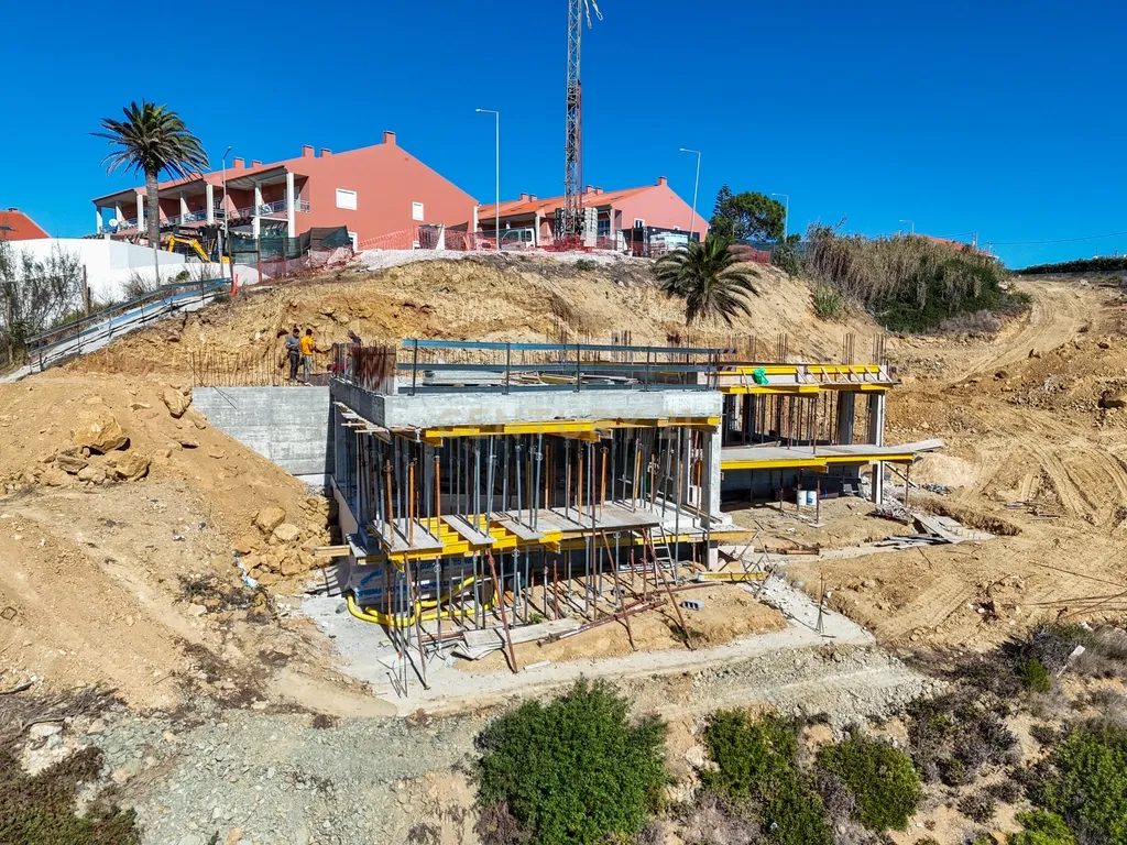 MORADIA T3 NOVA LUXO-THE VILLAGE é um novo condomínio Exclusivo na Praia de São Julião , Mafra - Image 9