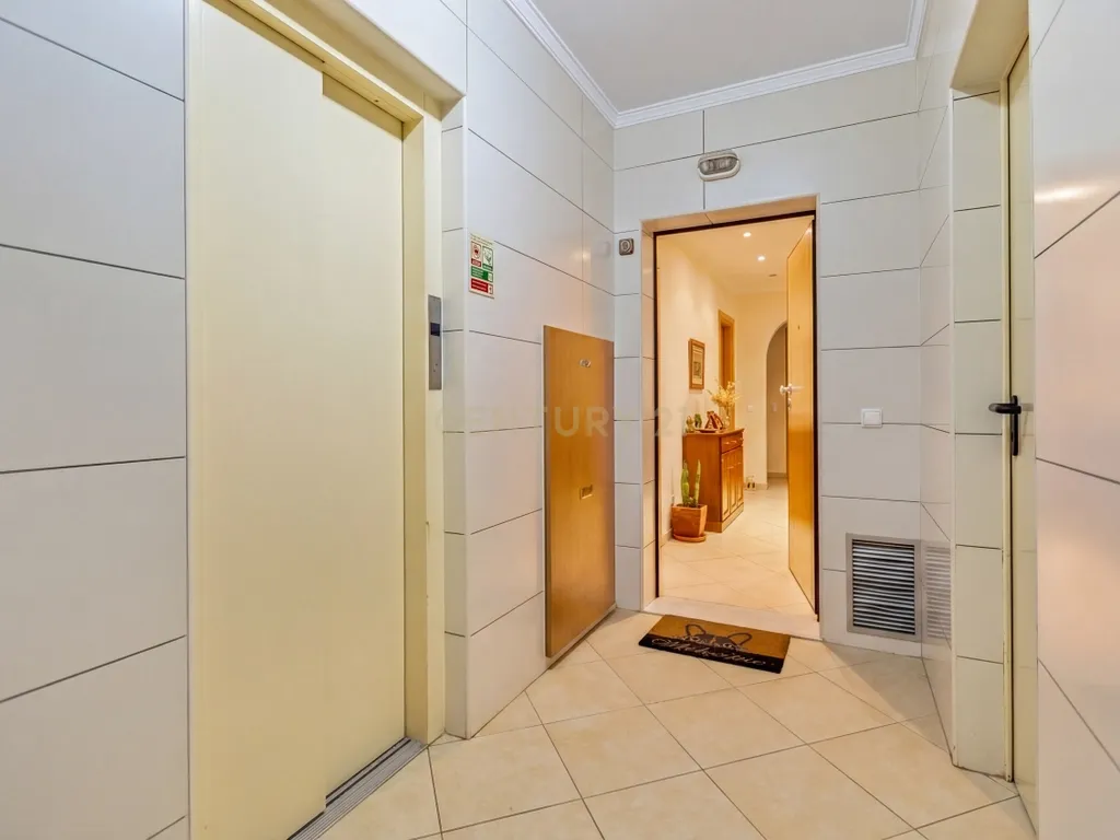 Apartamento T3 com vista mar em Faro - Image 26