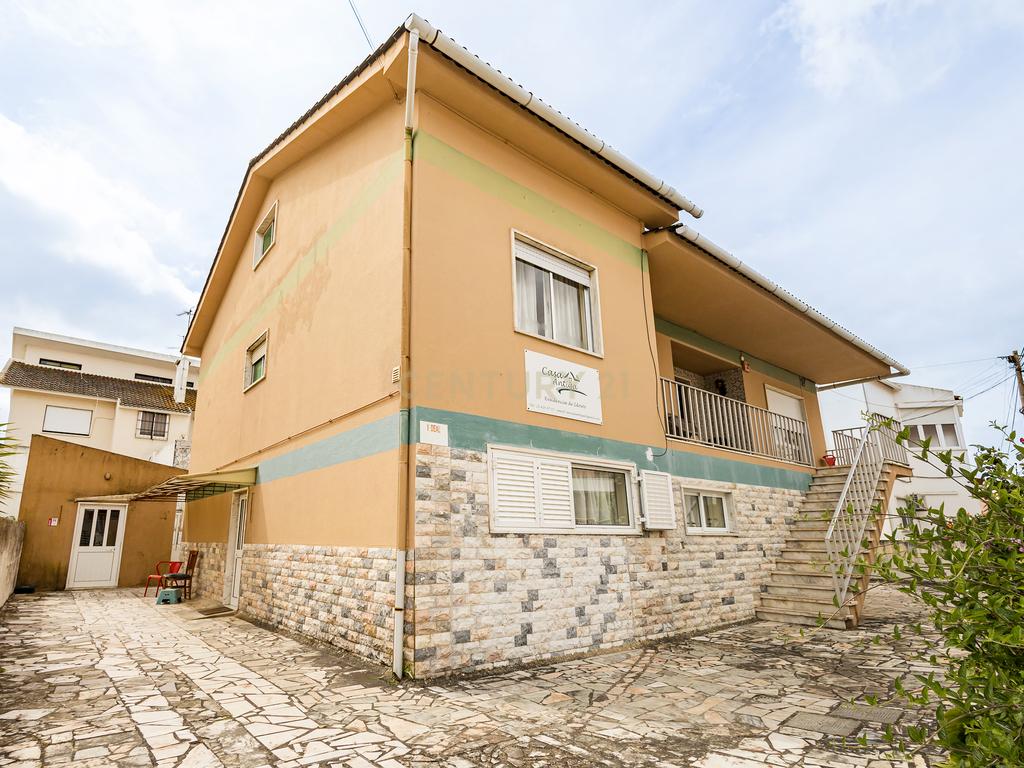 Moradia com Residência Sénior em Pleno Funcionamento à Venda - Image 7