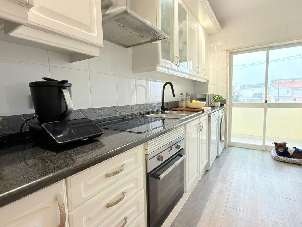 Apartamento T3 com garagem, em São Domingos de Rana, Cascais, - Image 3