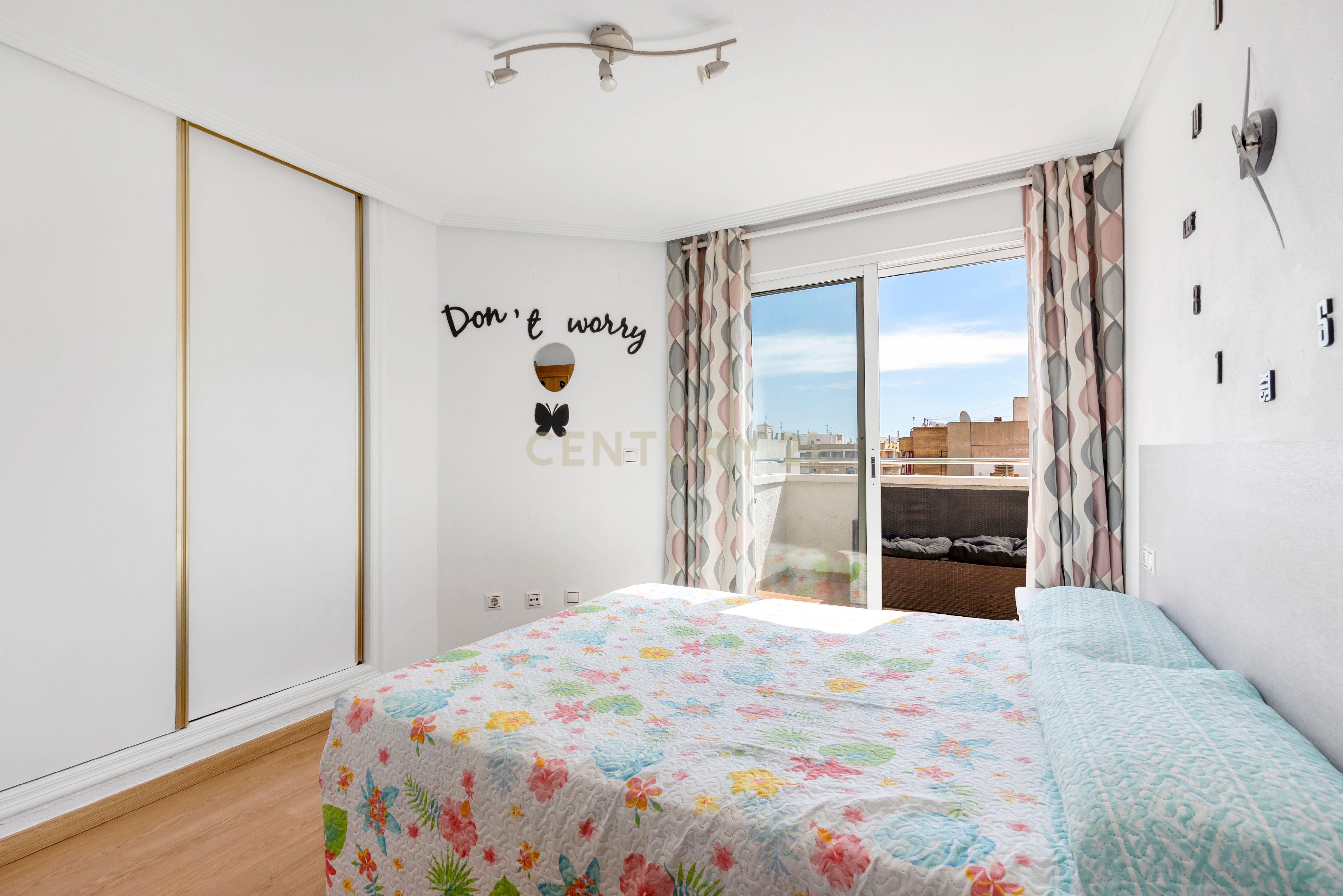 Penthouse com Vista Mar Perto do Centro de Torrevieja - Image 13