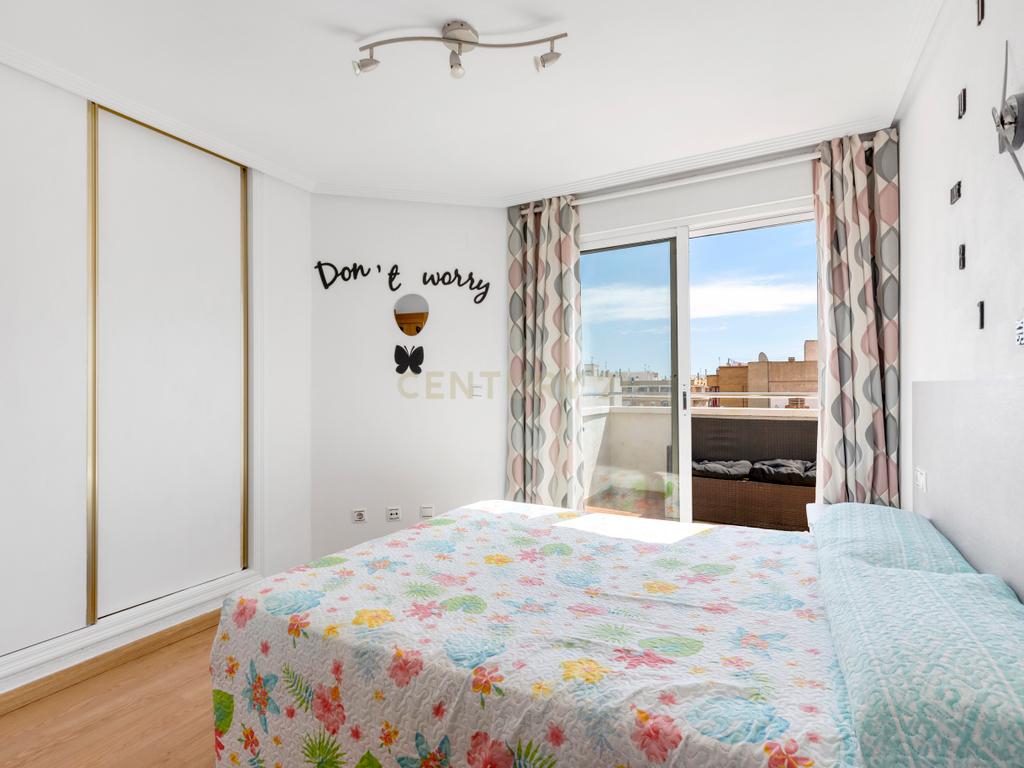 Penthouse com Vista Mar Perto do Centro de Torrevieja - Image 13