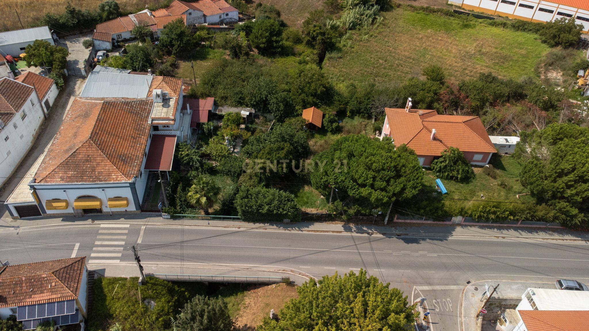 Fotografia 7 de Oportunidade Única em Torres Vedras: Armazém com grande Potencial