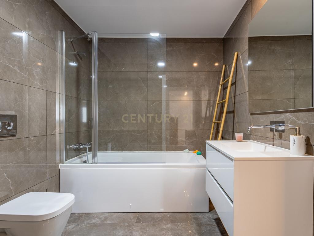 Apartamento T3 Luminoso e Recente na Ramada – Viva com Qualidade! - Image 20
