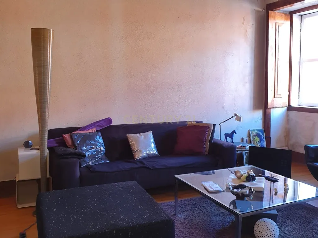 Apartamento T2 em Alcantara em Localização Privilegiada - Image 7