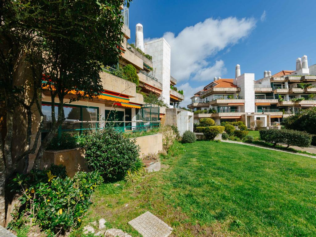 T3 com Terraço e Vista Desafogada – Belas Clube de Campo - Arrendamento - Image 29