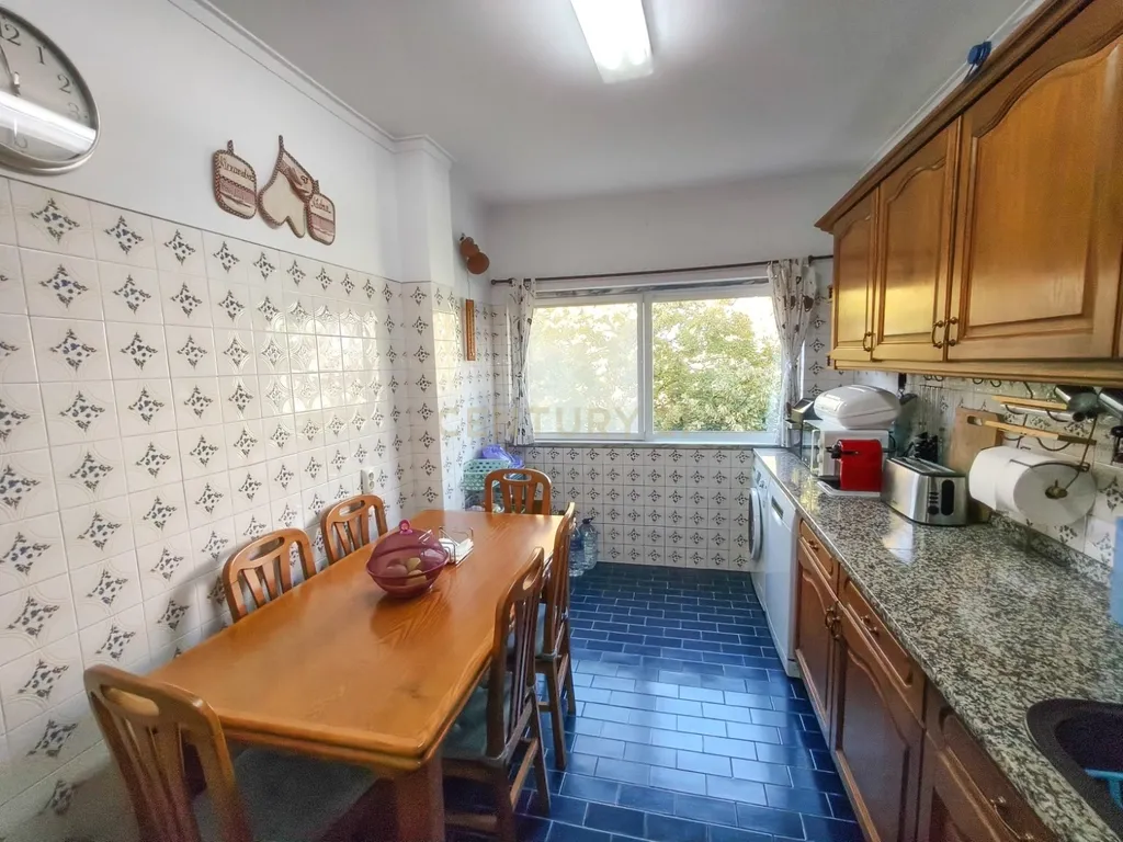 Apartamento T3 na Quinta do Rouxinol- Oportunidade Única! vista para o rio - Image 14