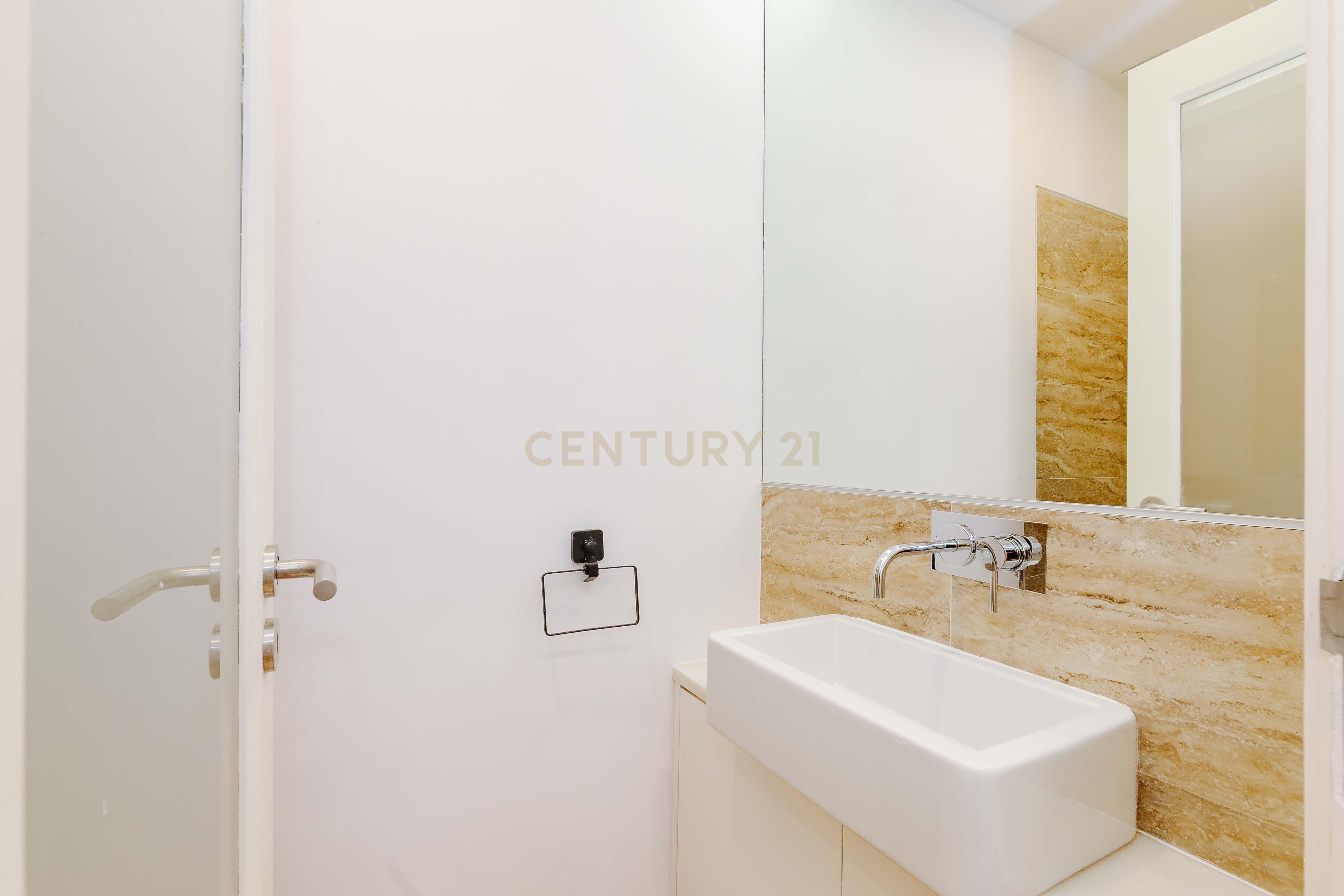 APARTAMENTO T5 REMODELADO SALDANHA LISBOA - Image 25