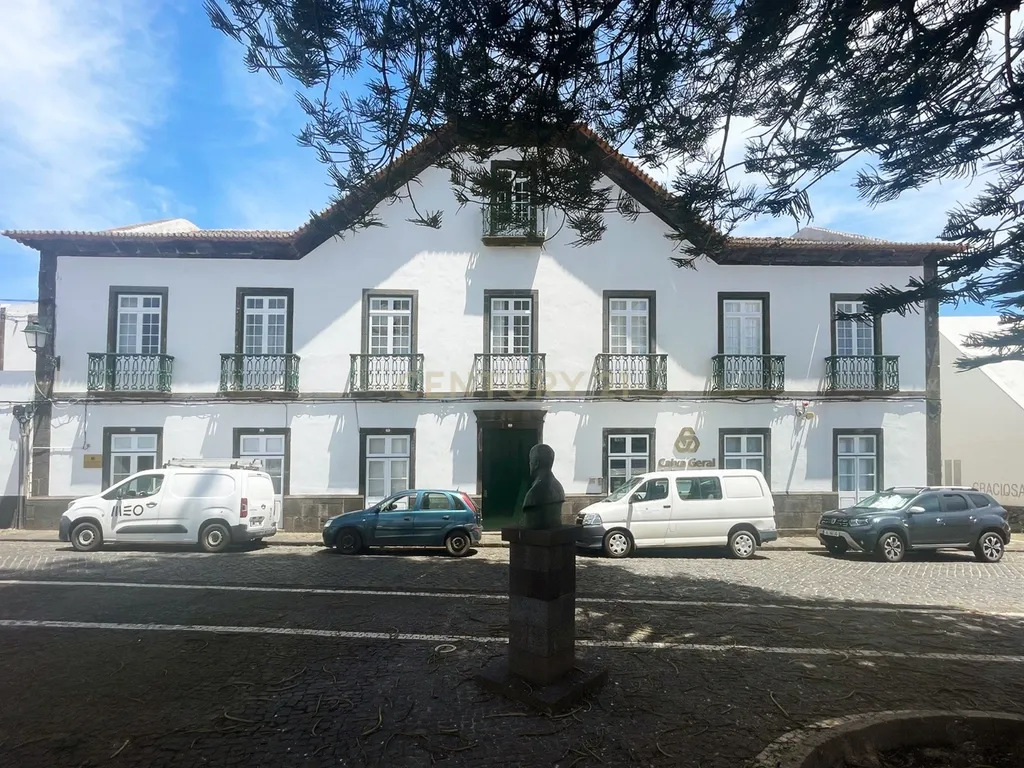 Casa Espetacular na Ilha Graciosa no Centro da Vila - Image 1