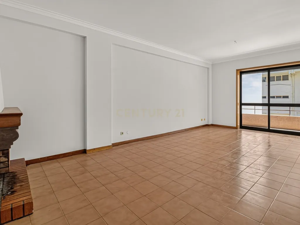 T3 com Garagem no Centro de Braga - Image 1