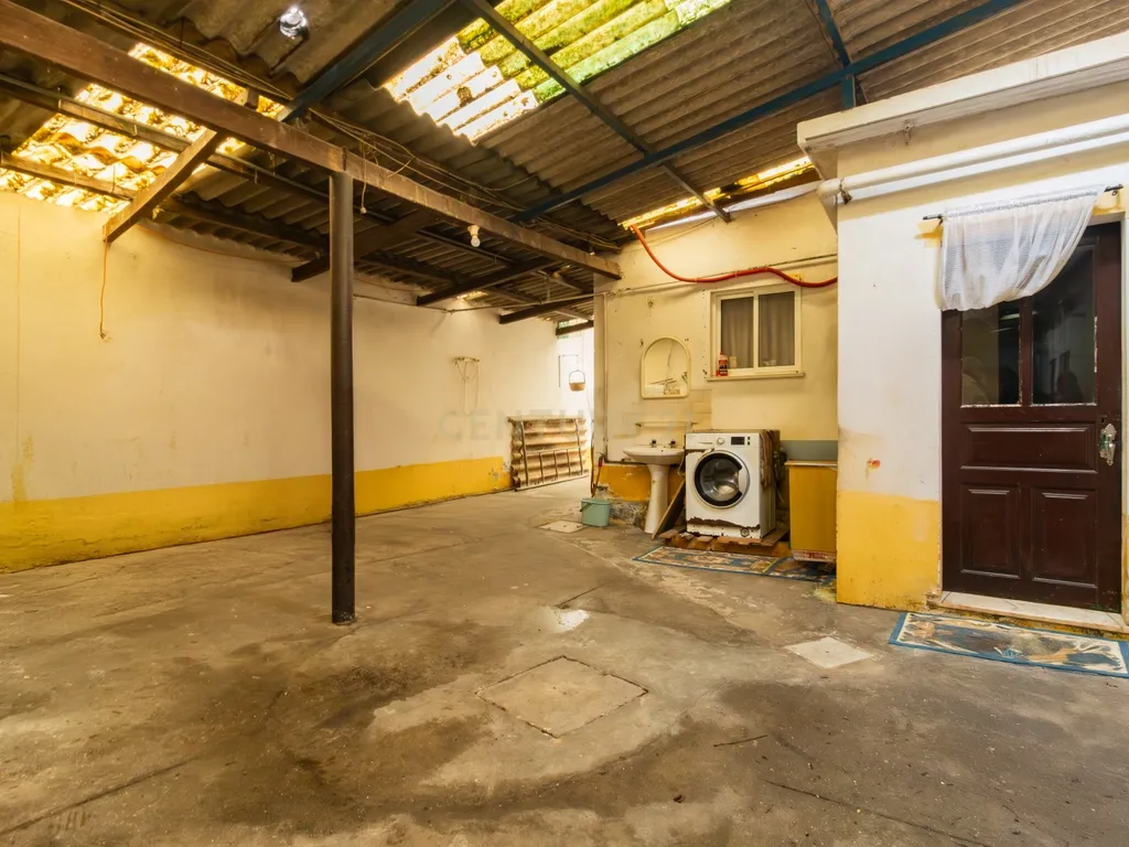 Venda de Moradia, Comércio e Oficina Automóvel na Marinha Grande - Image 15