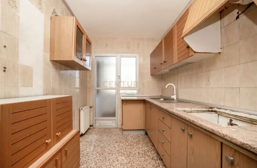 Oportunidade Única: Imóvel para Recuperação em Alicante - Image 36