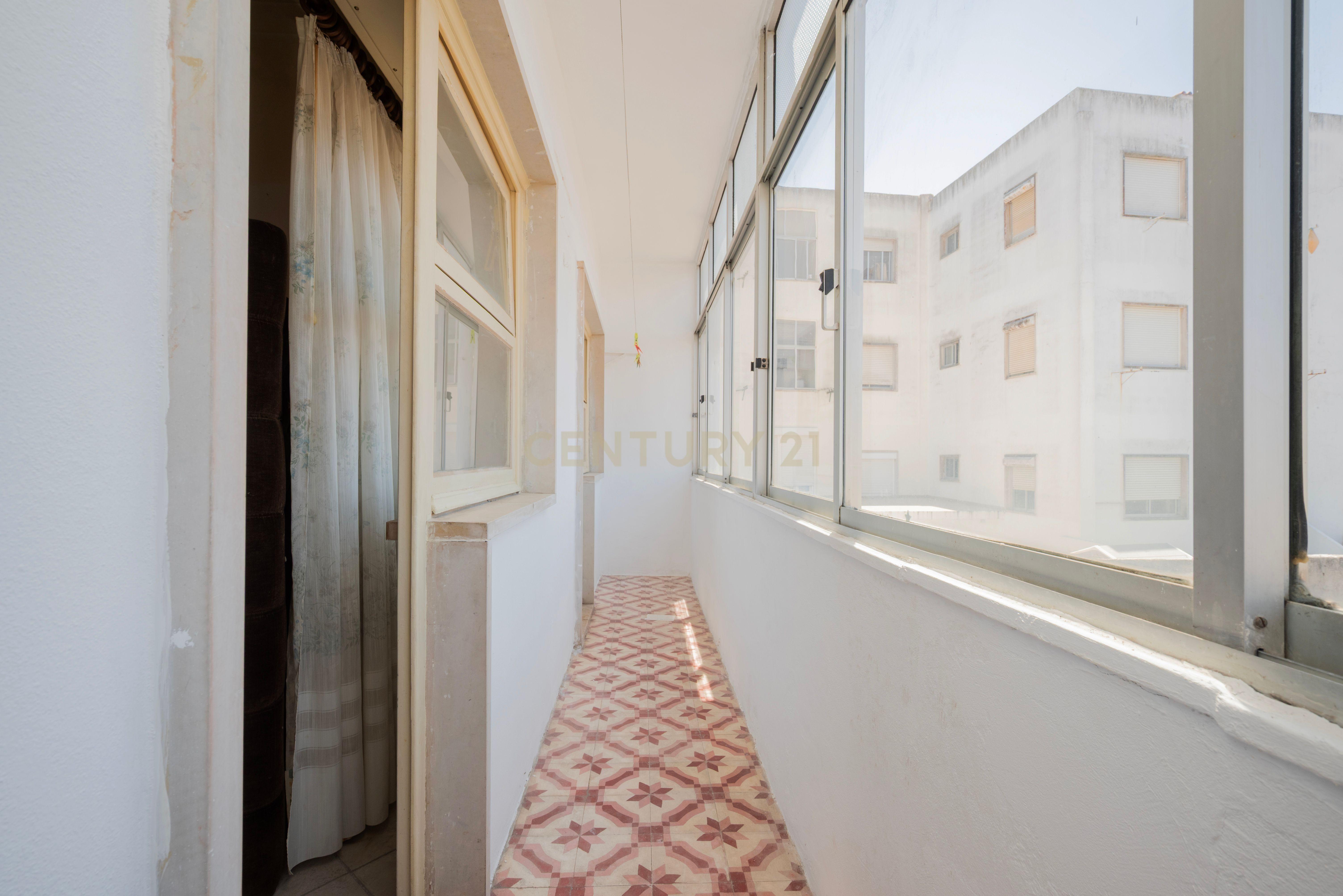 Fotografia 7 de Oportunidade Investimento - Apartamento T2 | Mercês | Algueirão Mem Martins | Sintra