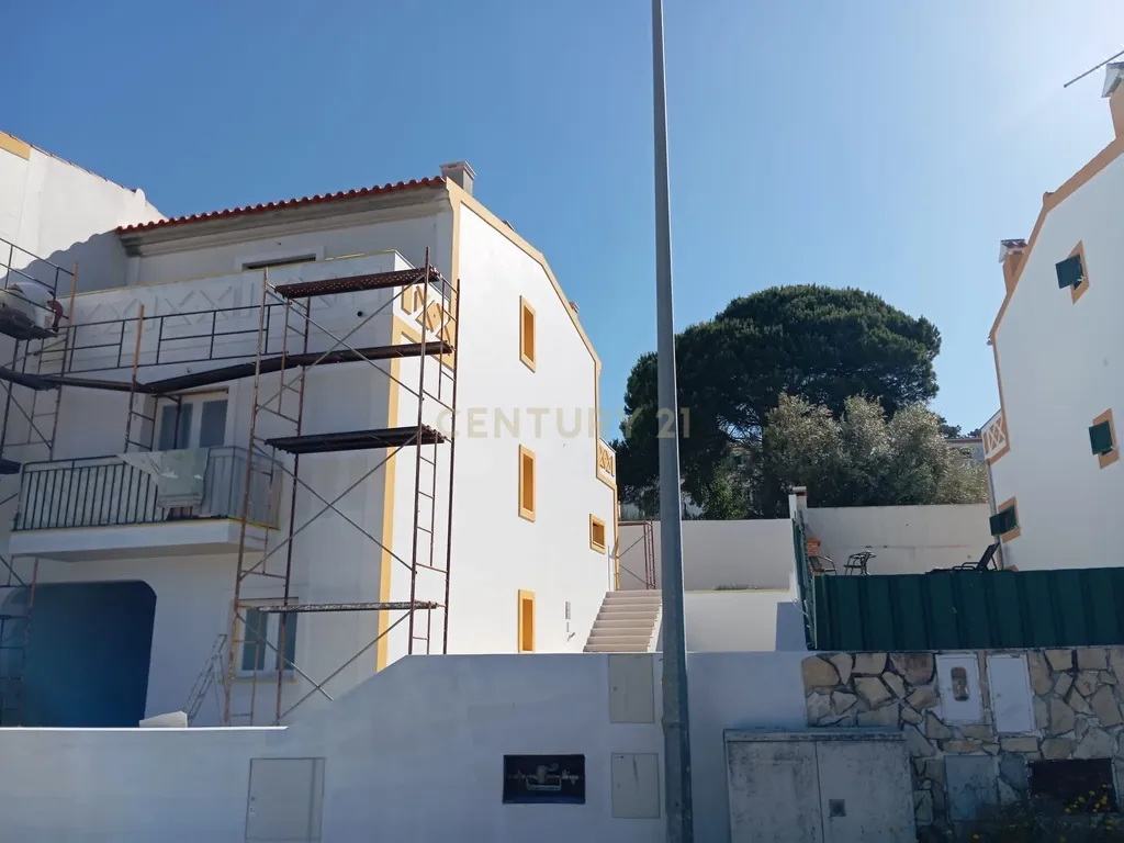 Moradia Geminada T3 em Construção na Quintinha - Sesimbra - Image 1