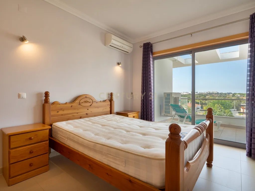 Apartamento Duplex em condomínio privado com piscina, e grande zona verde. - Image 22