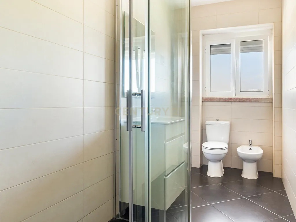 Apartamento T3 renovado na Avenida de Roma, Alvalade, Lisboa. Para Arrendar! - Image 12