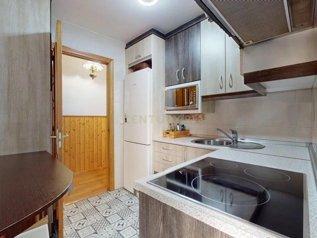 Apartamento Renovado em Alcalá de Henares, Madrid - Image 2