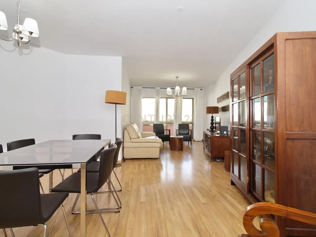Apartamento T2 com Jardim e Piscina - Image 2