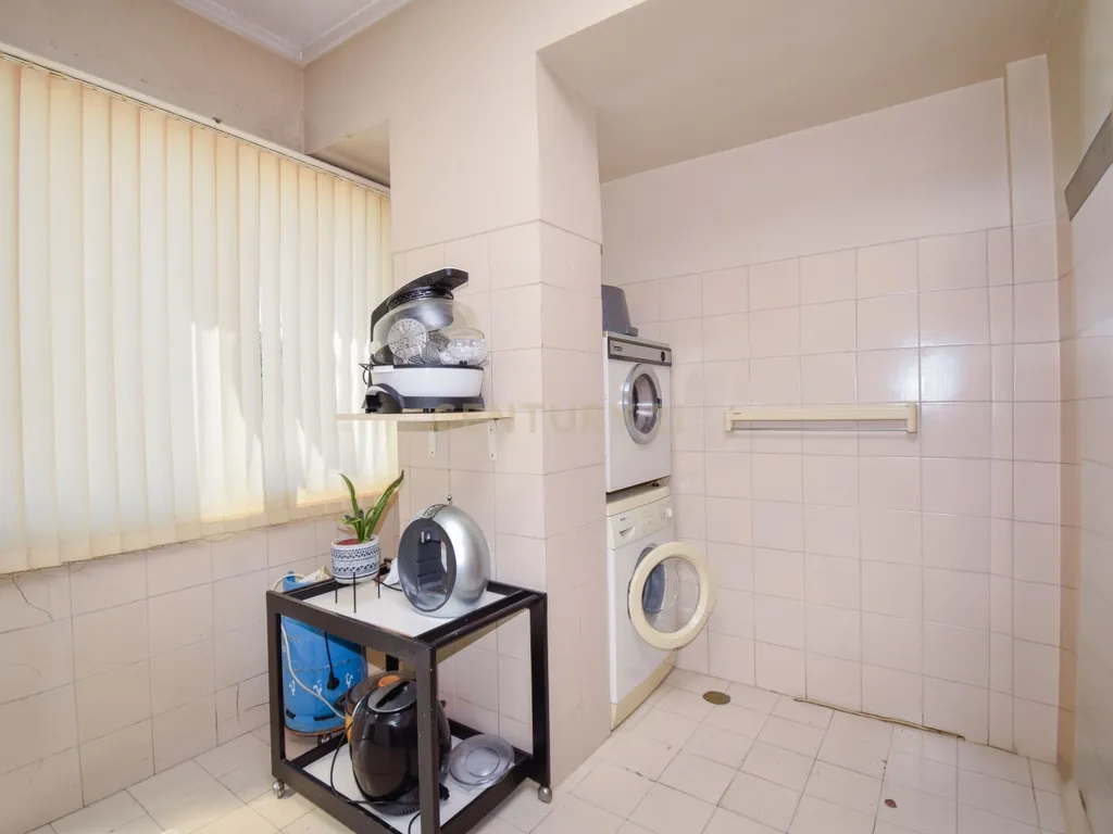 T3 em Alfragide com 125 m² – Oportunidade para Remodelação com Potencial - Image 11