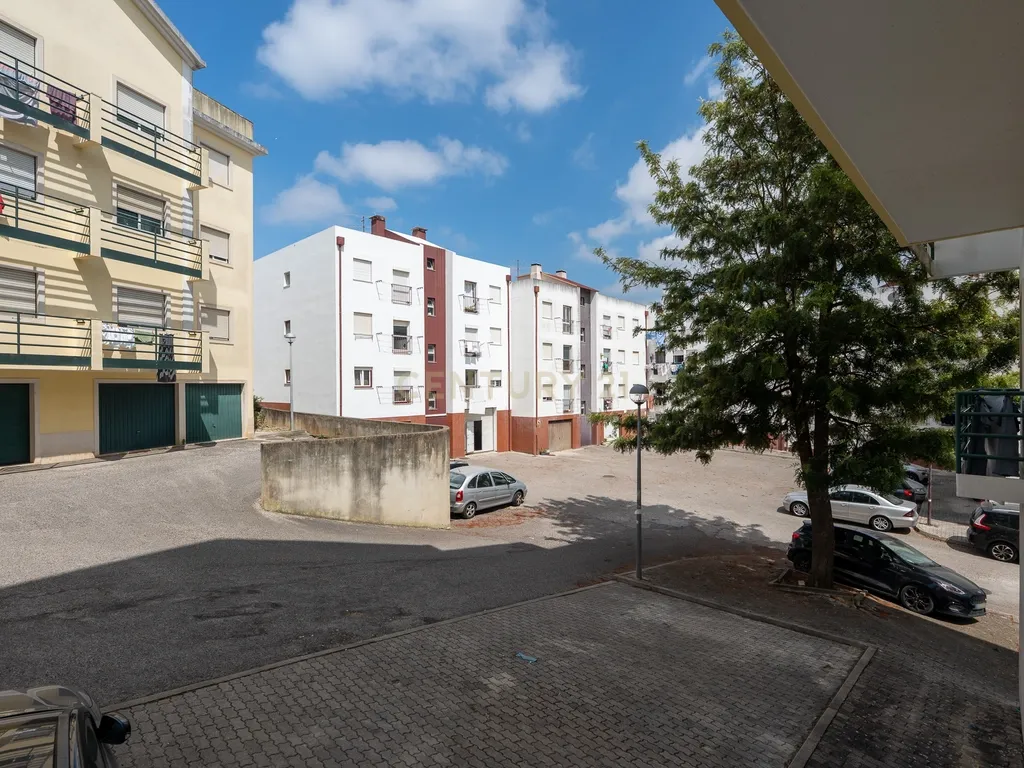 ** ESPECTACULAR APARTAMENTO NO CENTRO DE MAFRA, COM PARQUEAMENTO ** - Image 34