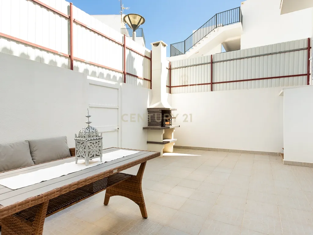 Moradia T3 com Terraço a 100m da Praia de Monte Gordo - Image 18
