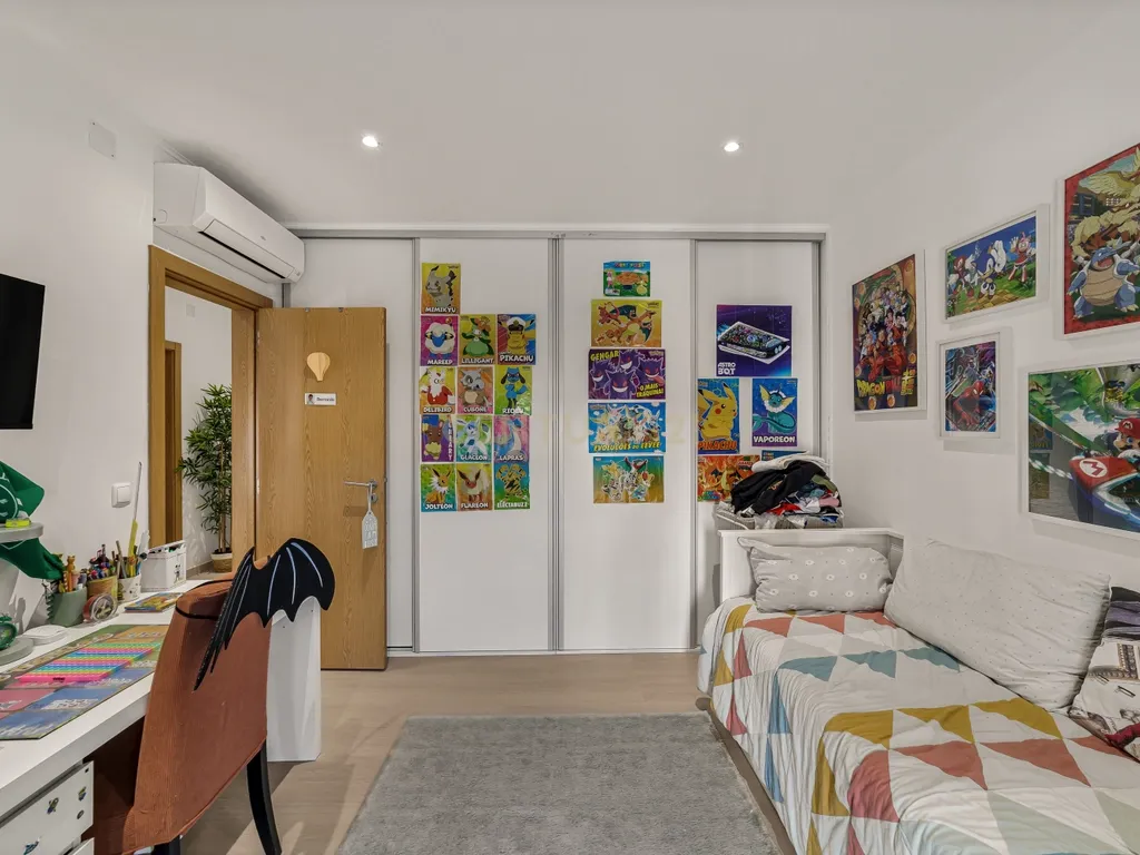Moradia T3 isolada com garagem, Quinta do Conde - Image 19