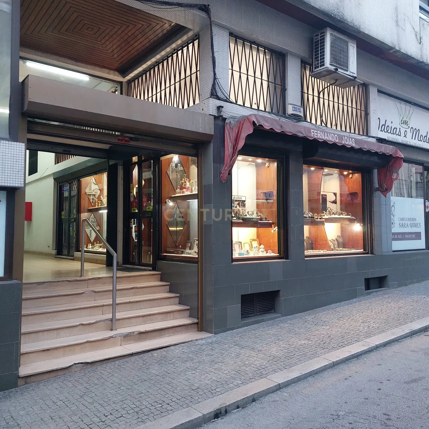 Fotografia 6 de Trespasse de Loja de Ourivesaria – Centro Comercial Areosa