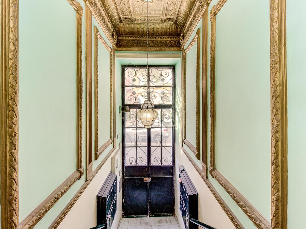  Apartamento T2 à venda na Rua Barão de Sabrosa – Penha de França, Lisboa - Image 16