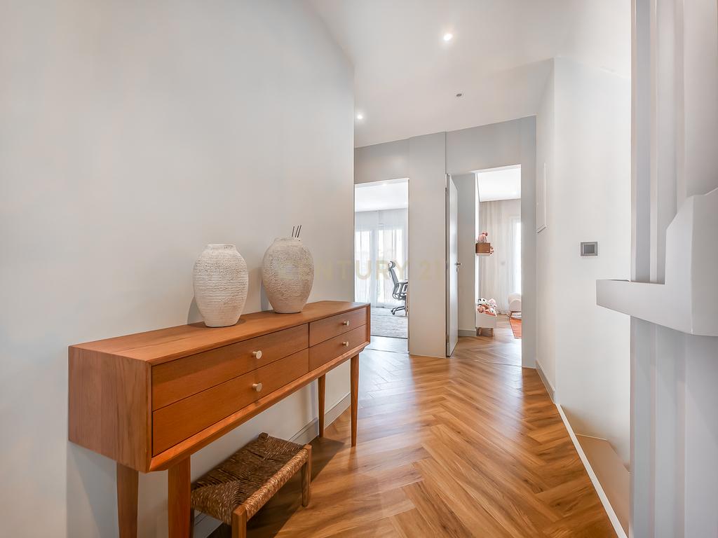 Moradia T4 em Condomínio Privado | Piscina | 6WC | Jardim | Terraço | Box | Quinta do Brilhante | Albarraque A 5 Minutos Do colégio Tasis internacional - Image 26