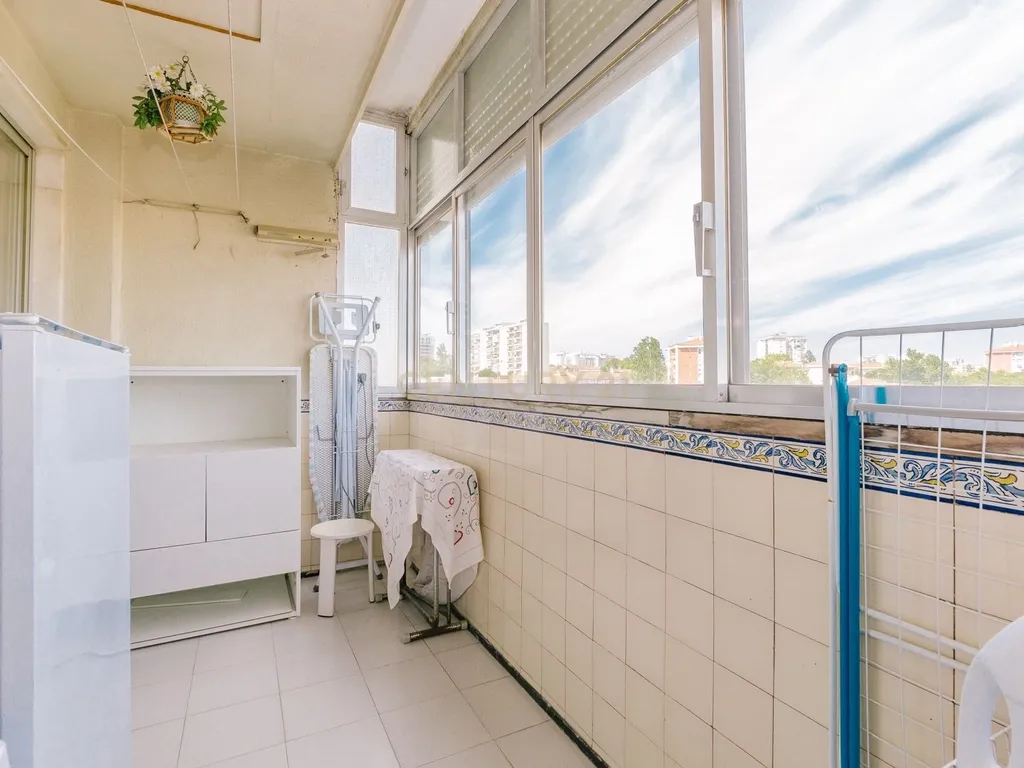 Apartamento T5 com Vista Deslumbrante sobre o Tejo – Olivais - Image 28