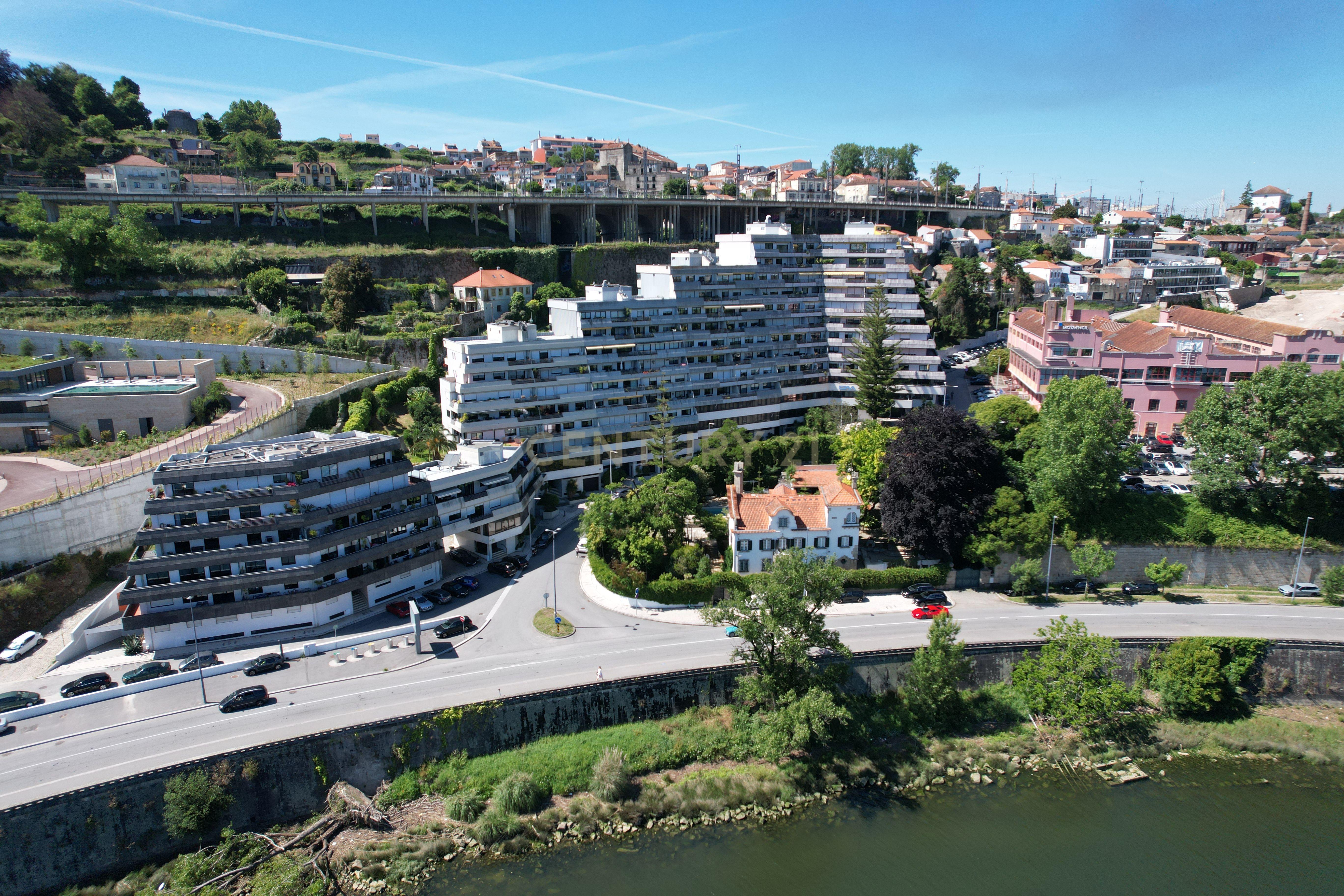 Fotografia 5 de Duplex T5 com Vista Panorâmica sobre o Douro | 328m² - Varandas do Douro - Porto
