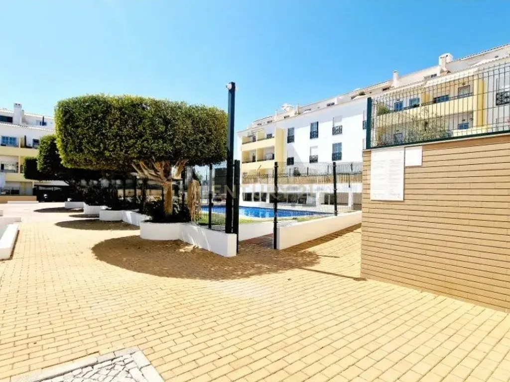 Apartamento T3 em Almancil, condomínio com Piscina, Jardim e Garagem - Image 33