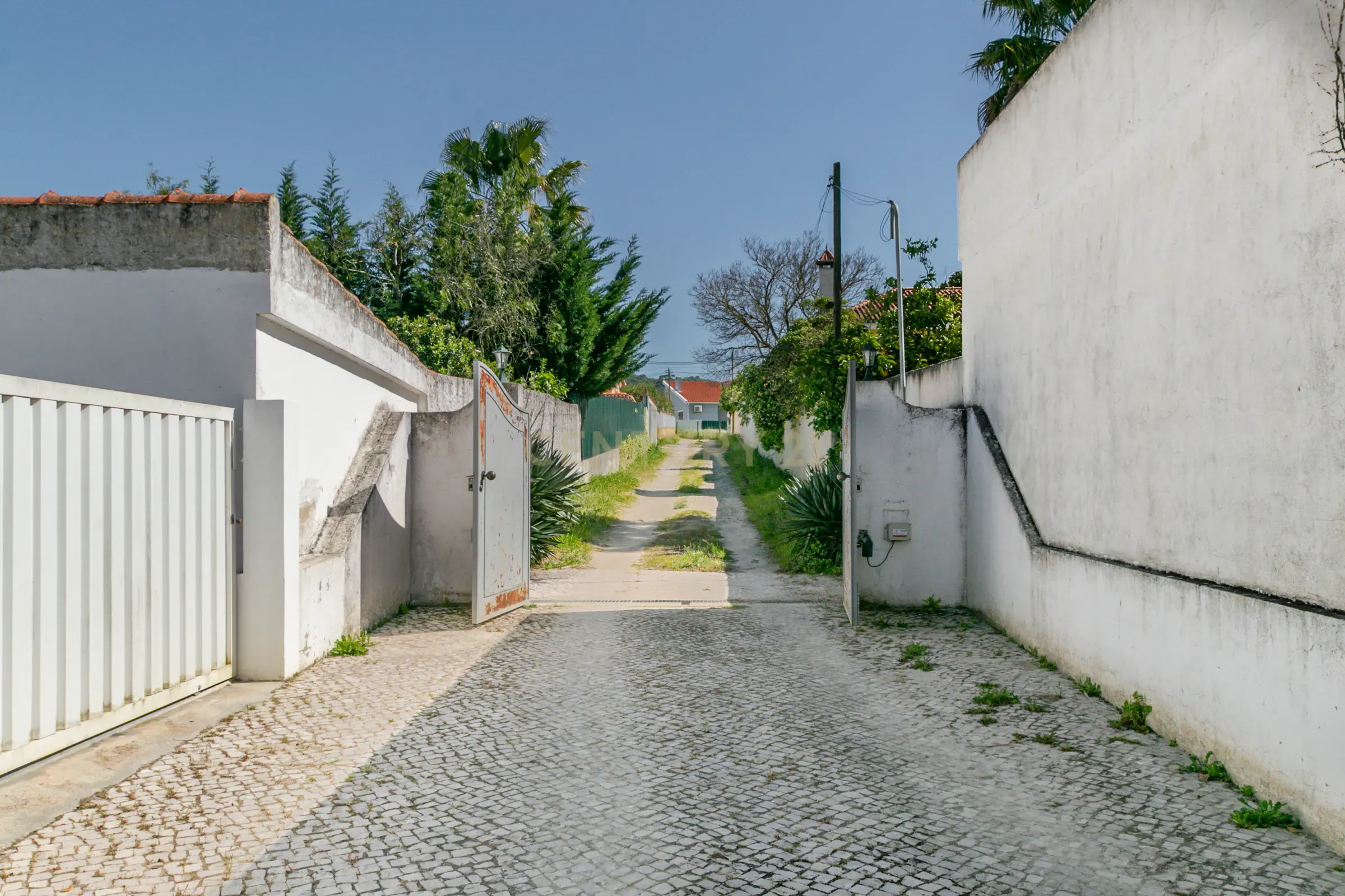 Moradia Rural T4 com Piscina e Jardim — Entre Setúbal e Lisboa - Image 46