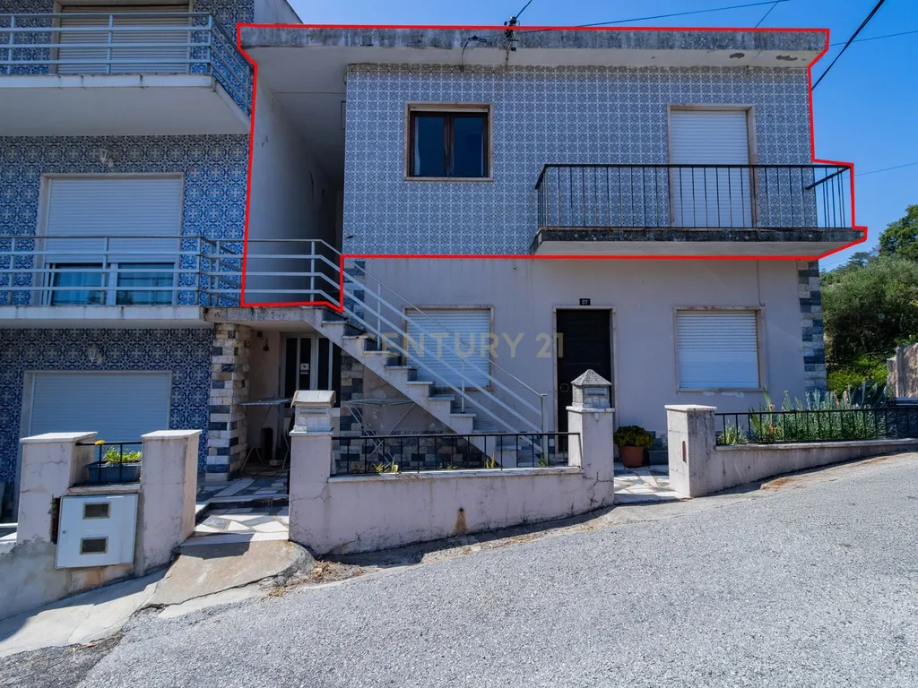 Apartamento T3 com Terraço e Vista Serra em Mira de Aire - Image 14