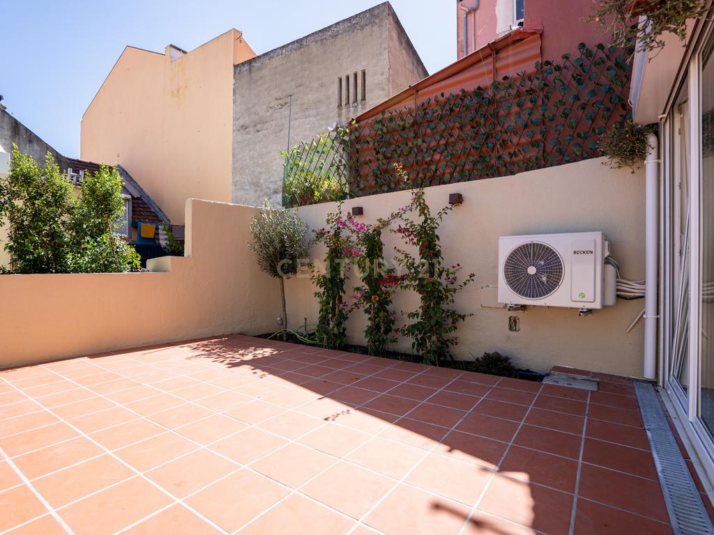 Apartamento T2 RC, Rua do Mato Grosso, Santa Engrácia, São Vicente - Image 30