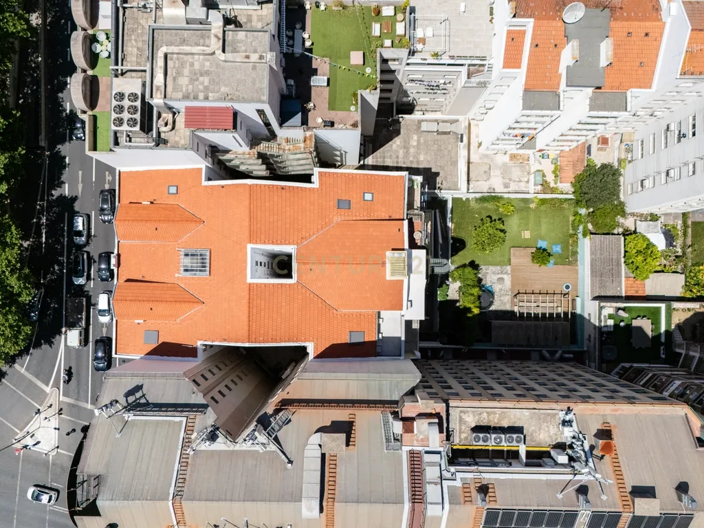 Apartamento Único com Vista sobre o Campo Pequeno – Lisboa - Image 41