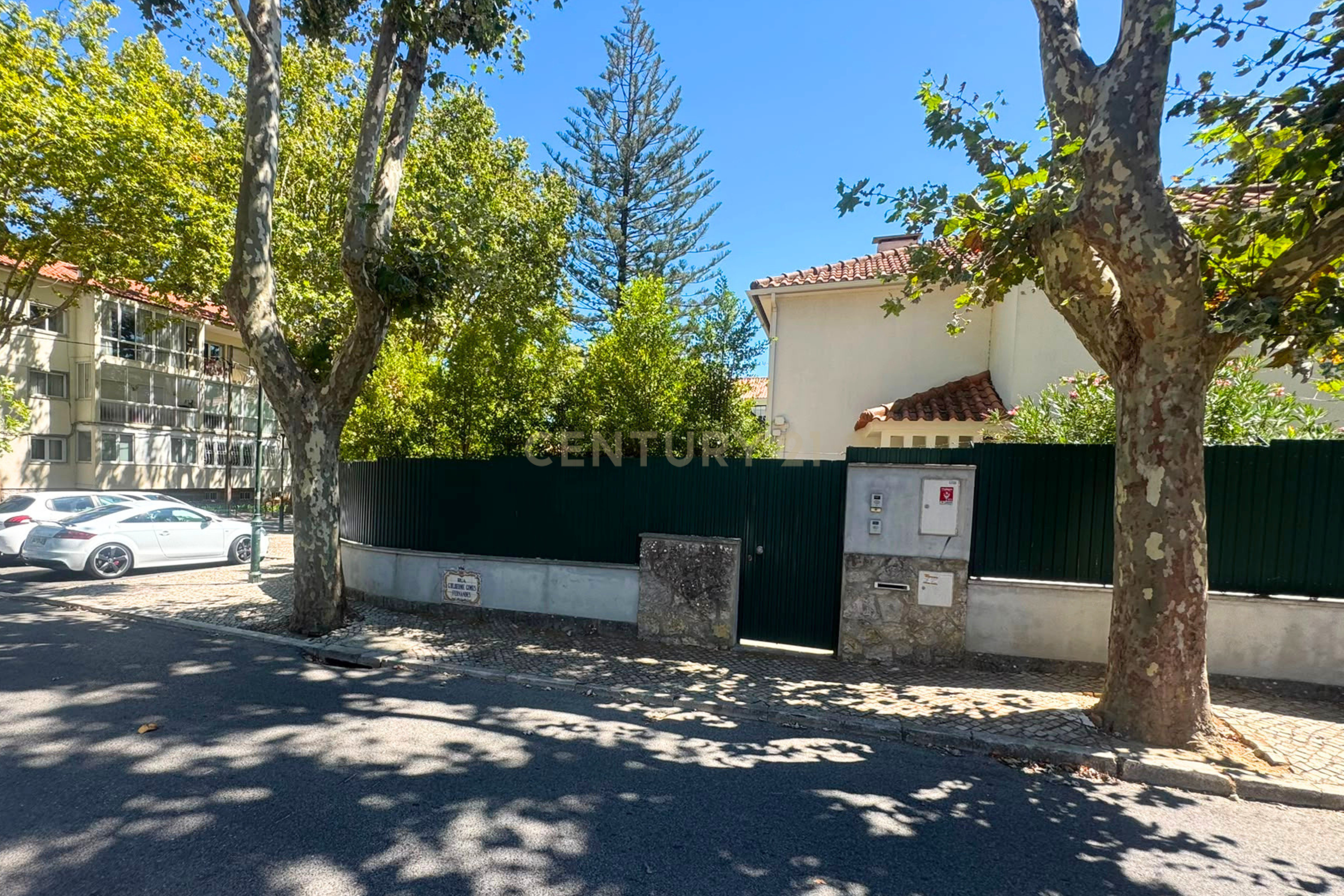 Fotografia 4 de Casa T6 em Carcavelos, Cascais - Vista Cidade e Perto da Praia