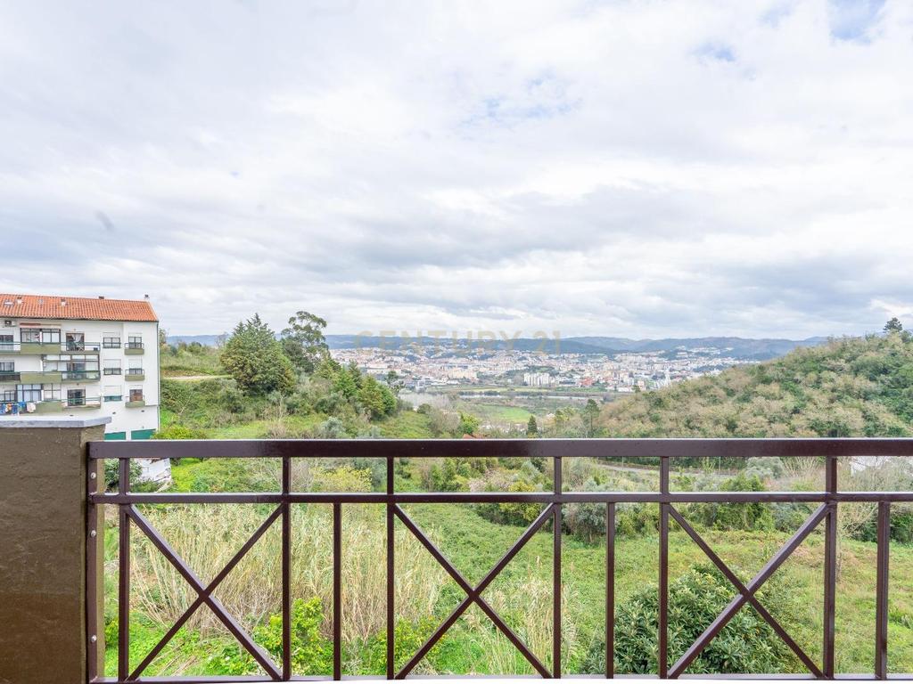 Apartamento T3 Duplex + Garagem em Coimbra - Image 16