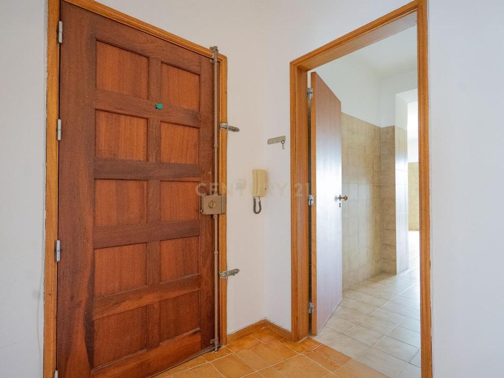 Apartamento T3 Duplex + Garagem em Coimbra - Image 4