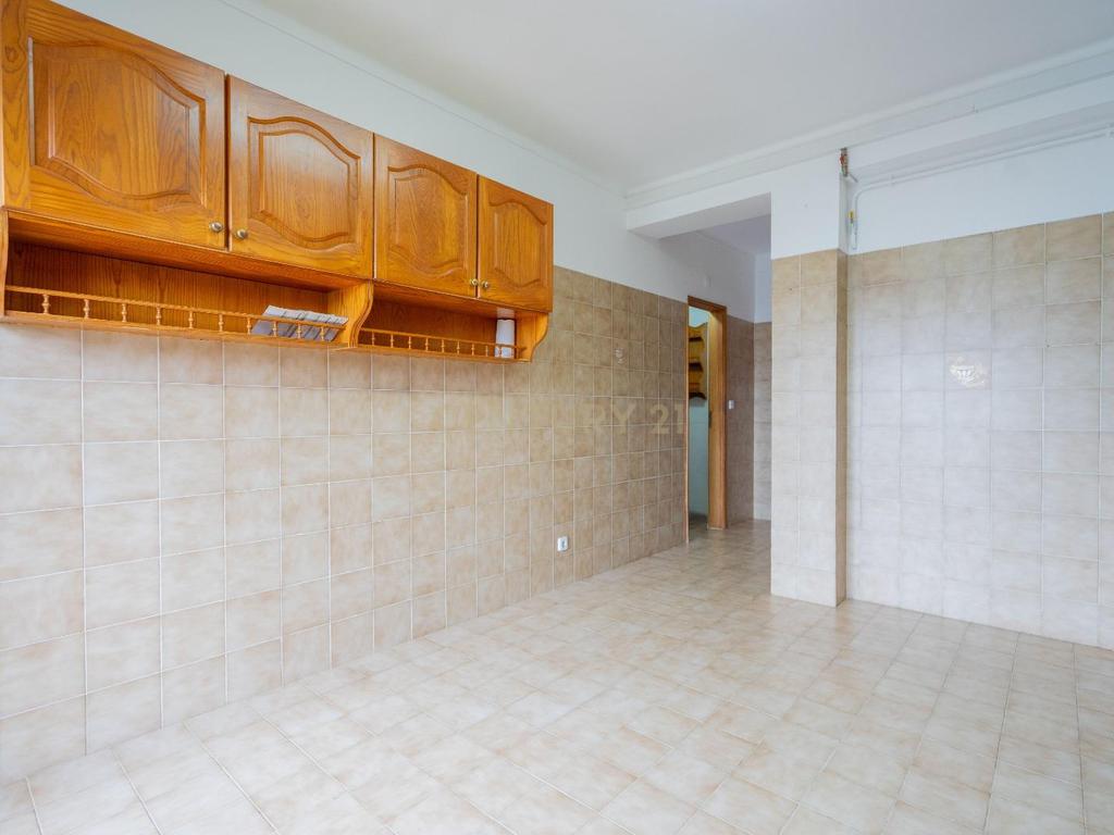 Apartamento T3 Duplex + Garagem em Coimbra - Image 13