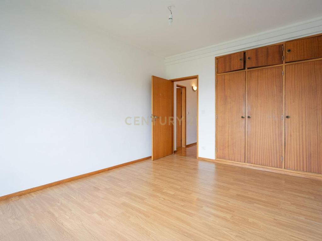 Apartamento T3 Duplex + Garagem em Coimbra - Image 29