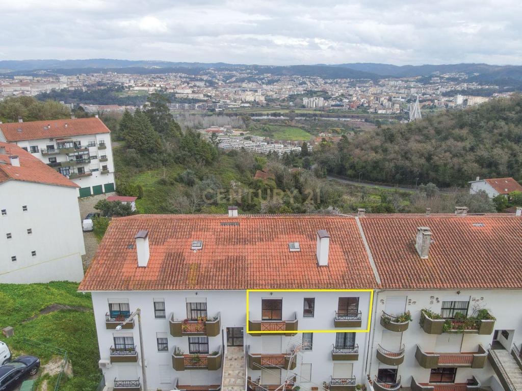 Apartamento T3 Duplex + Garagem em Coimbra - Image 38