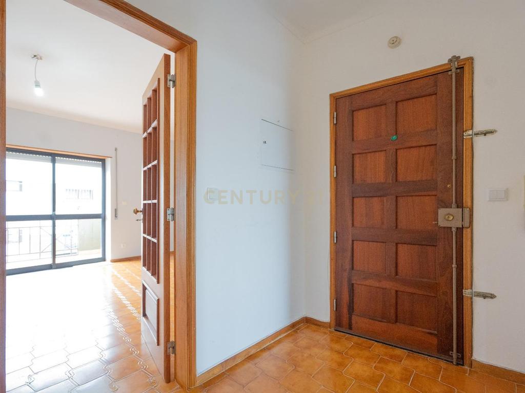 Apartamento T3 Duplex + Garagem em Coimbra - Image 5