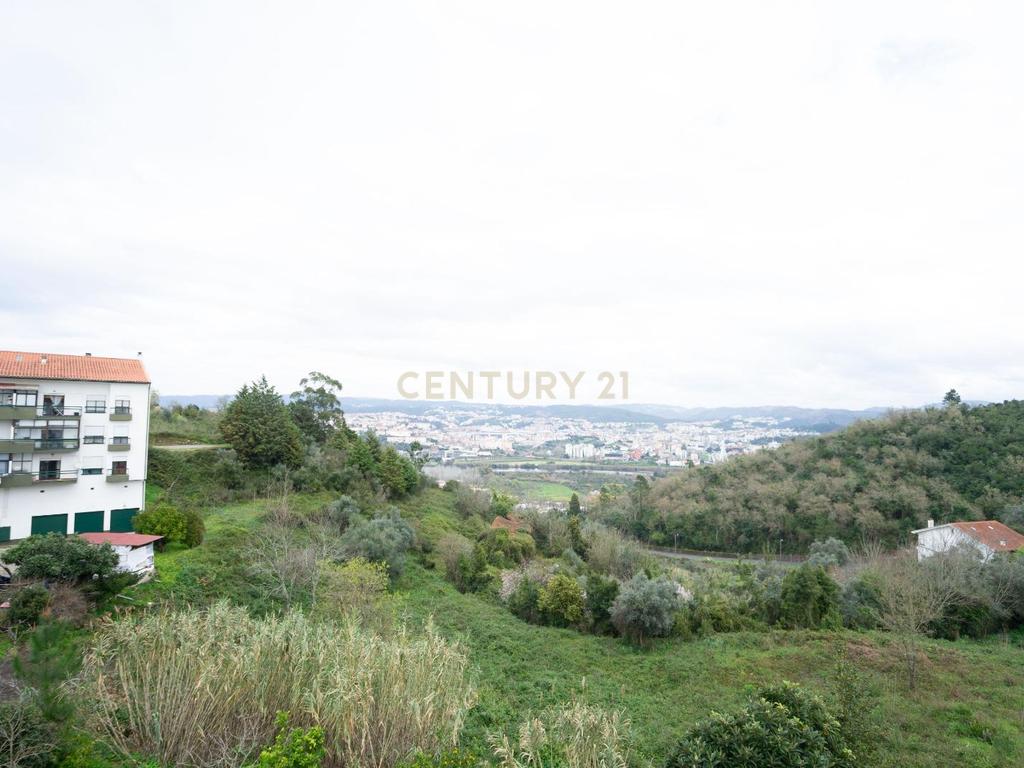 Apartamento T3 Duplex + Garagem em Coimbra - Image 42